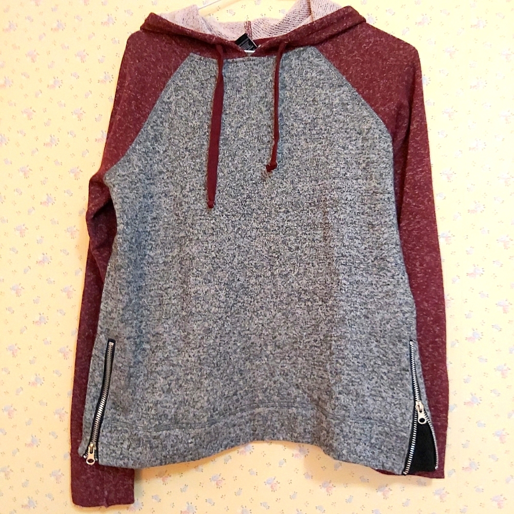 Hoodie with side zippers Size M